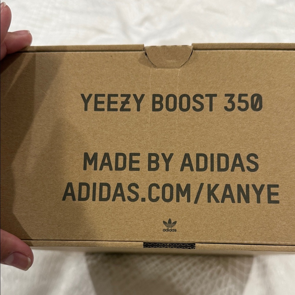 Yeezy Boost Sneakers - Picture 12 of 13